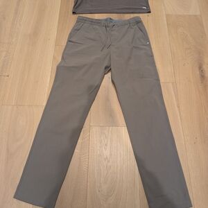 Vuori Men's Stretch Chinos in Taupe